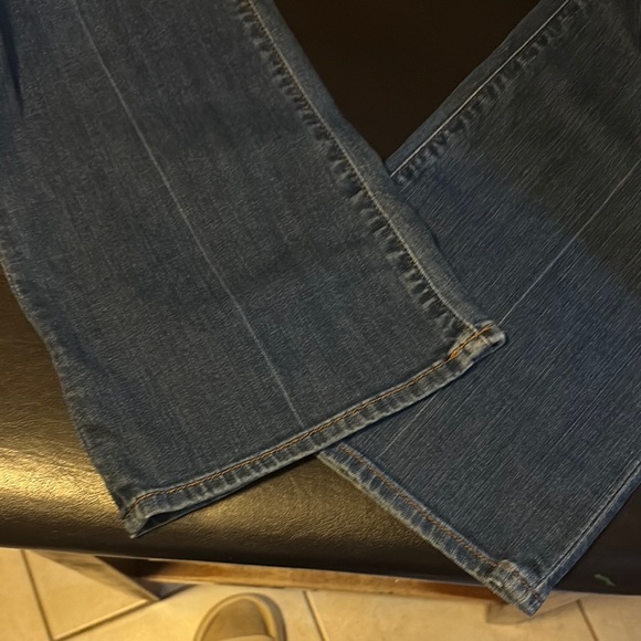 Lucky Brand Classic Denim Jeans - Picture 3 of 5